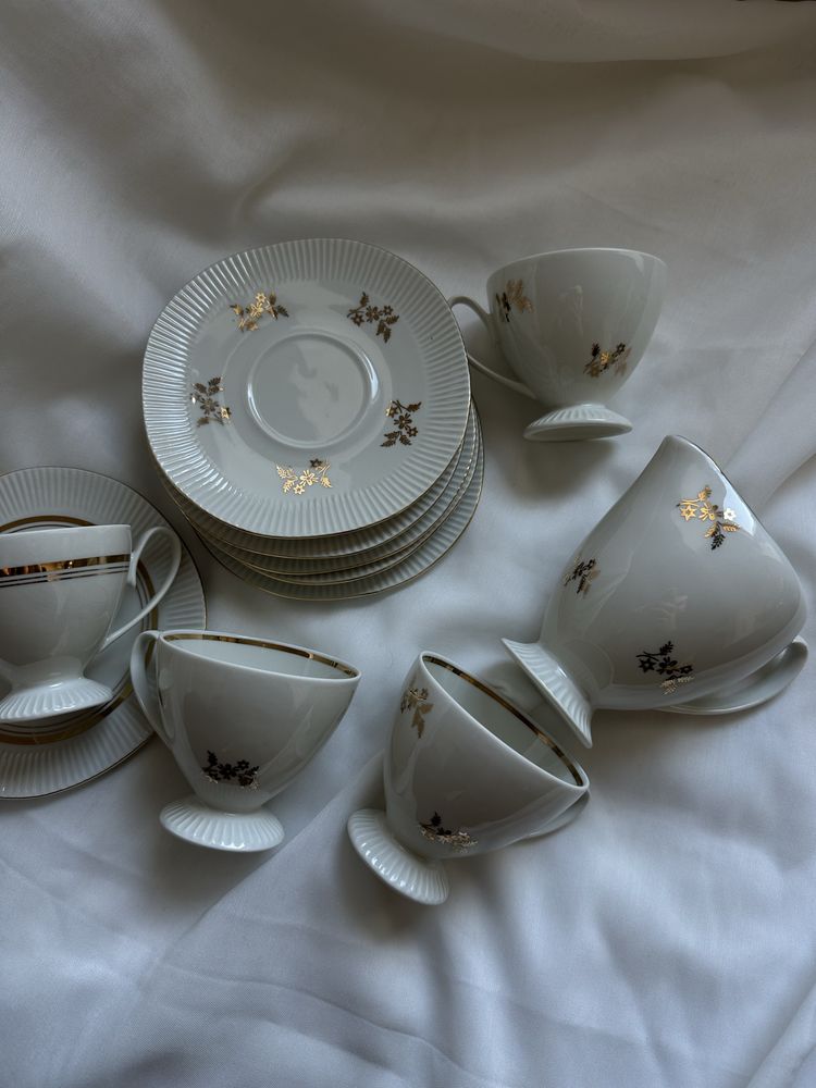 Zestaw filiżanek porcelan