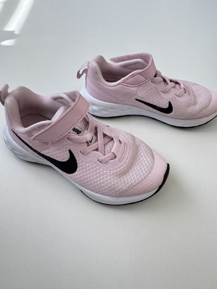 Кросівки nike на дівчинку 28,5 розмір