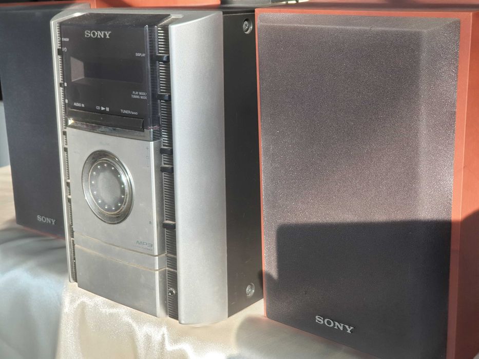 Aparelhagem HiFi SONY CMT-GS10 c/colunas SS-CGS10 e antena AM/FM