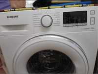 Máquina de lavar roupa como nova