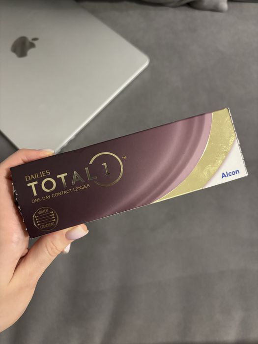 Контактні лінзи Total 1 денні ( на -1 )