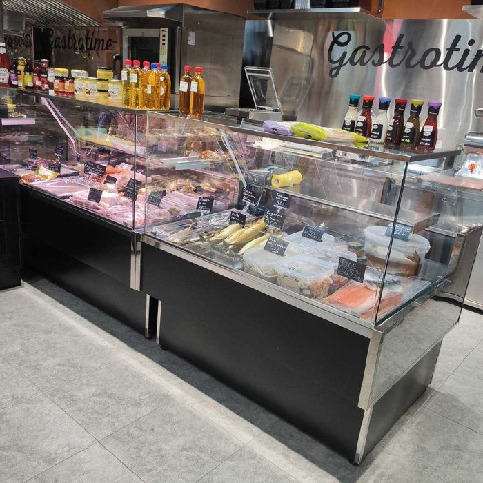 Гастрономічна холодильна вітрина КУБ/гнуте скло під м'ясо,ковбаси,рибу