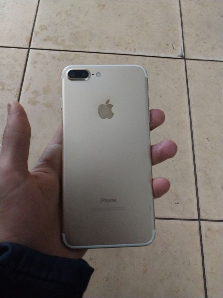 Телефон iPhone 7+ 32 gb