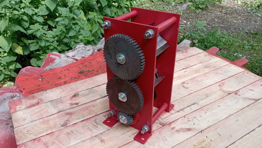 Подрібнювач гілок, гілкоруб, измельчитель веток, щепорез