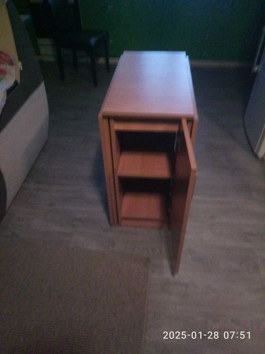 Стол книжная полка