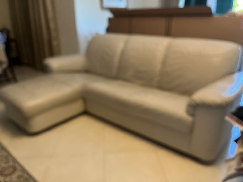 Conjunto de sofas com puff em bom estado