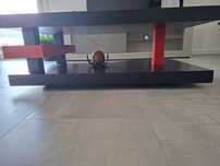 Mesa de centro wengue e vermelho