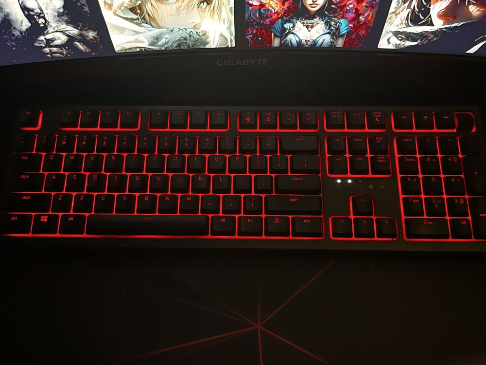 Klawiatura Razer Ornata V2 (nie uzywana podkładka)