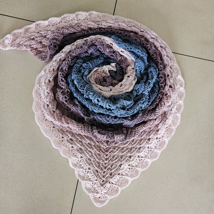 Chusta robiona ręcznie na szydełku rękodzieło Handmade