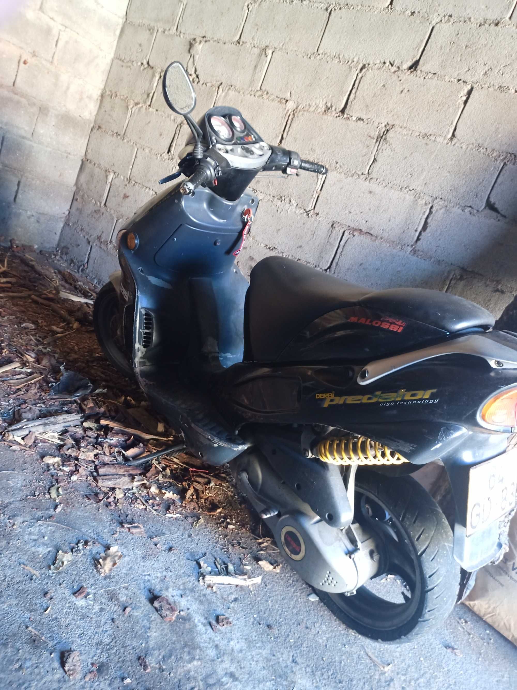 Vendo secooter Dérbi Predator/aceito propostas
