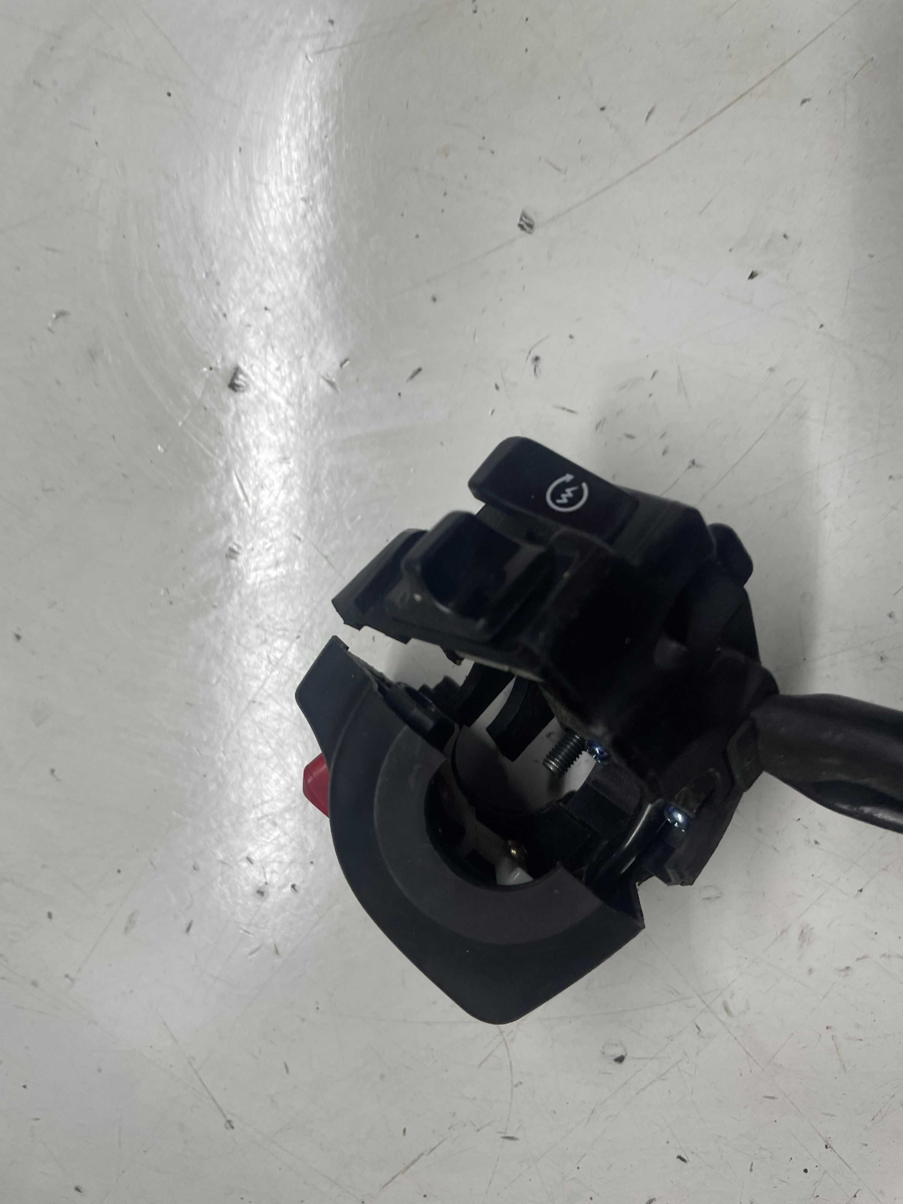 Honda ntv 700 deauville przełącznik prawy