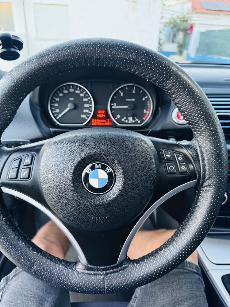 Bmw 118 d   (Carro pouco negocial)