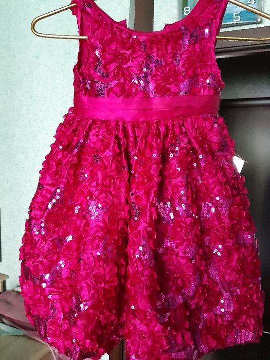 Продам Красивые платья для девочек!