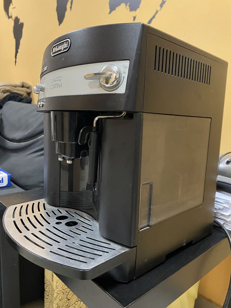 Кавоварка DeLonghi Caffe' Cortina