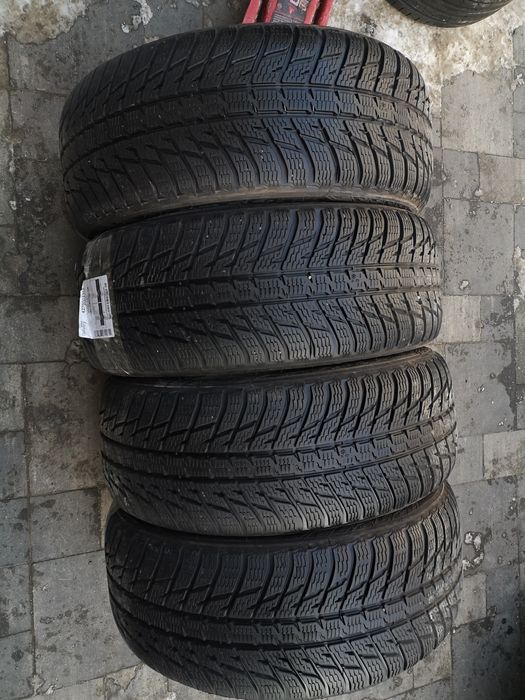 Зимняя резина 235/55 R17 Nokian