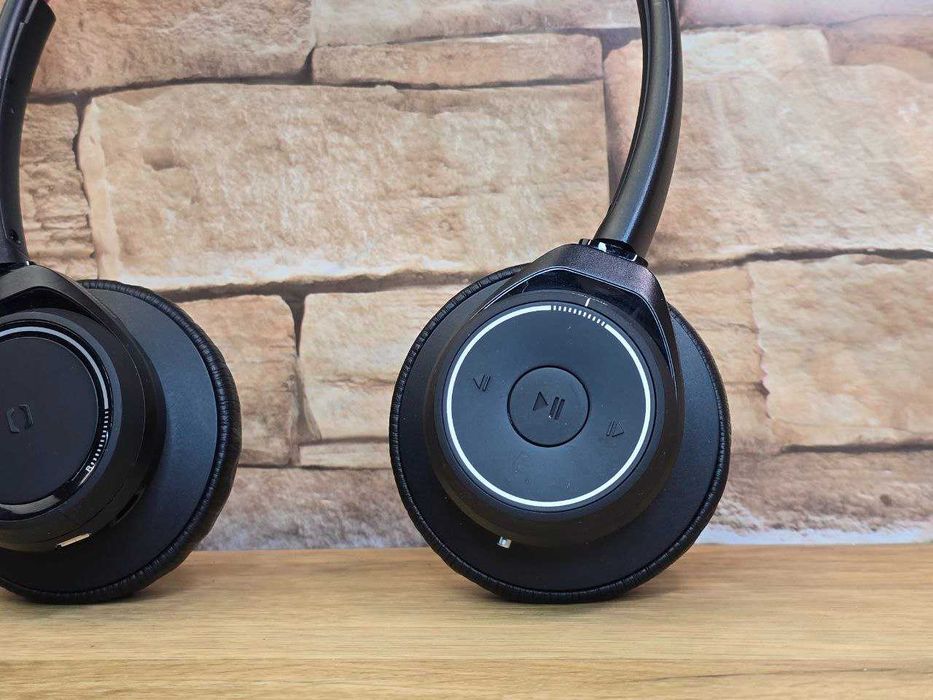 Спеціалізована професійна гарнітура Plantronics Voyager Focus UC B825