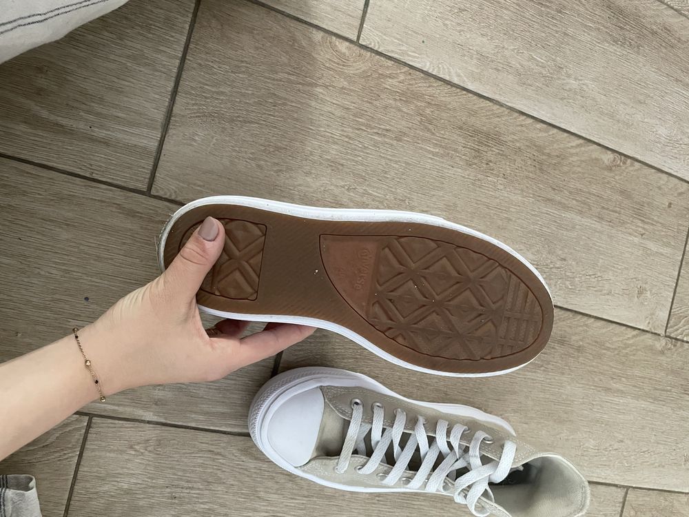 Converse na platformie jak NOWE