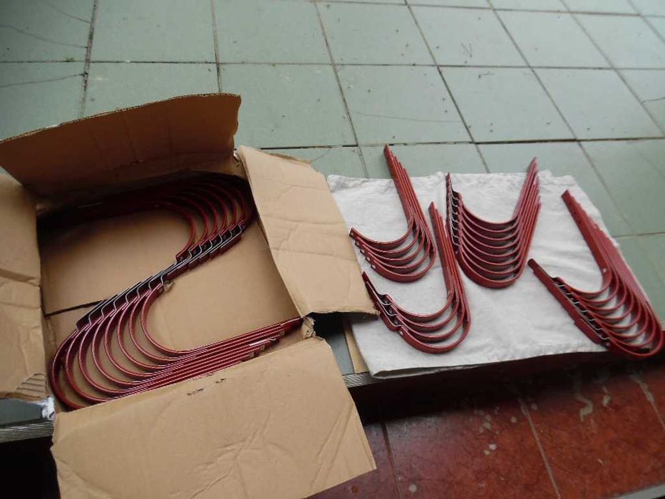 Sprzedam  szwedzkie haki rynnowe nakrokwiowe Lindab