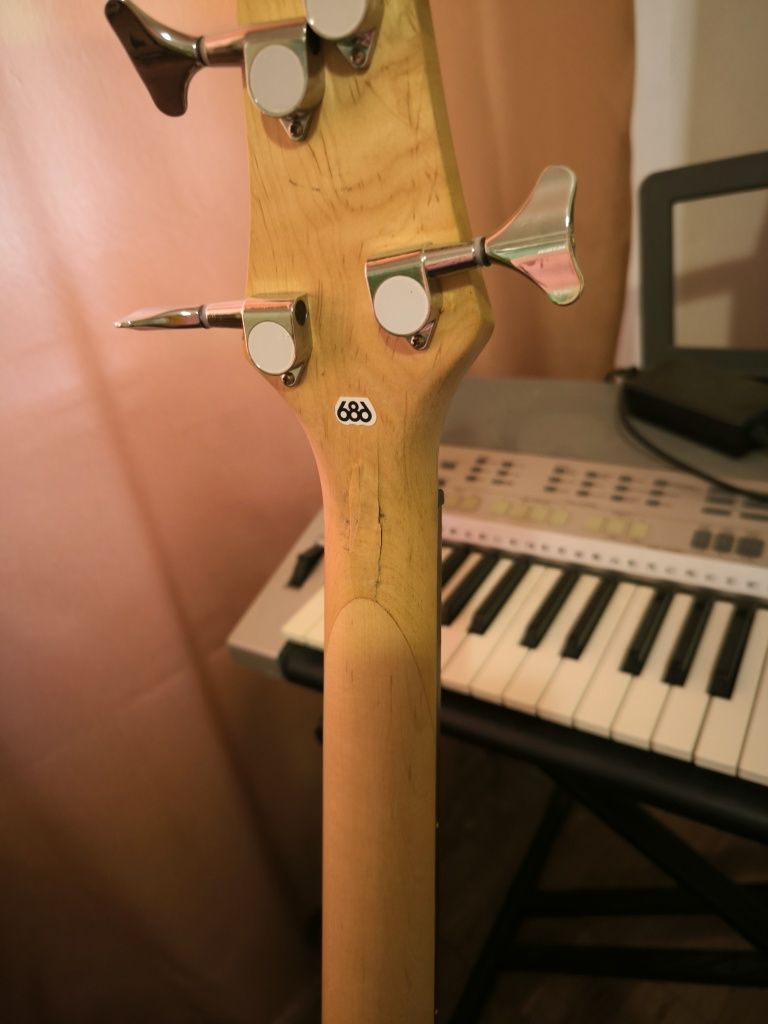 Бас гітара Washburn XB100