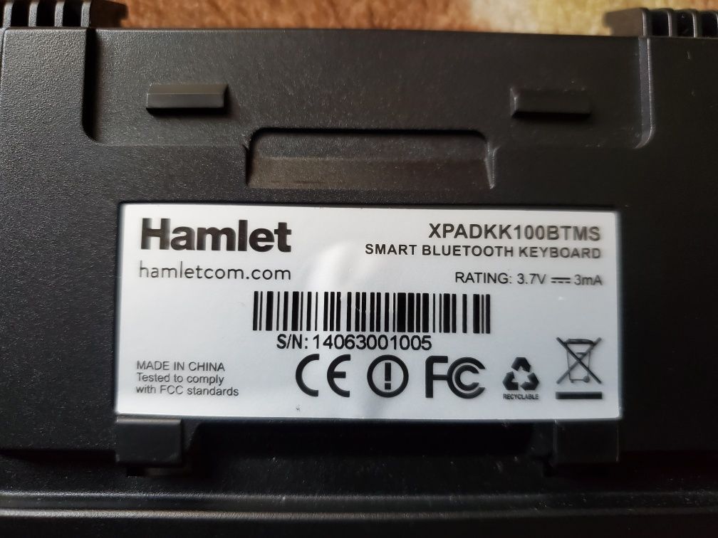 Hamlet Bluetooth-клавіатура з підставкою