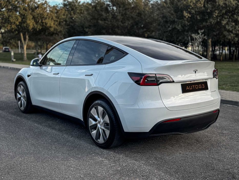 Tesla Model Y Long-Range DUAL Motor AWD | IVA DEDUTÍVEL