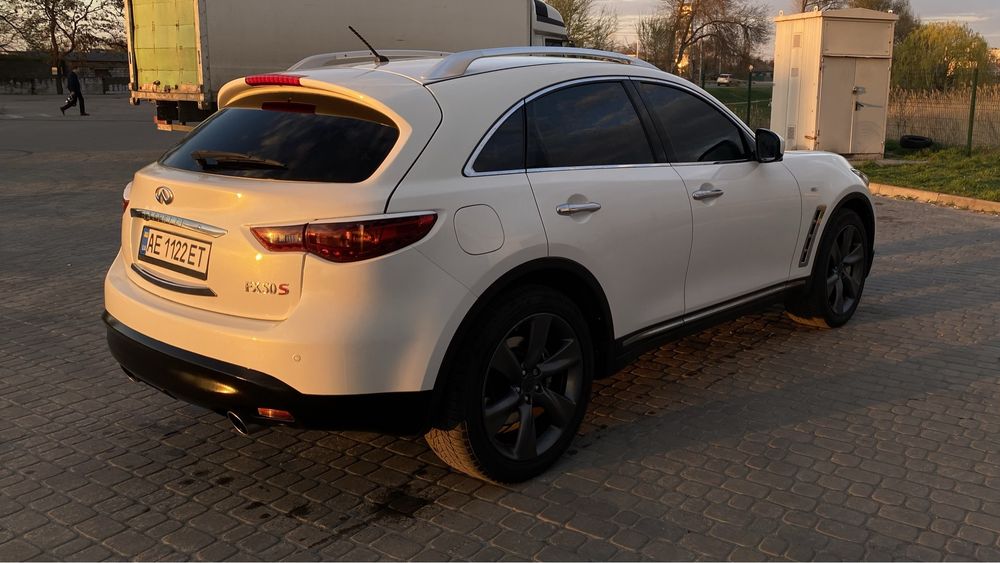 Продам Infiniti FX S51 2010 5.0