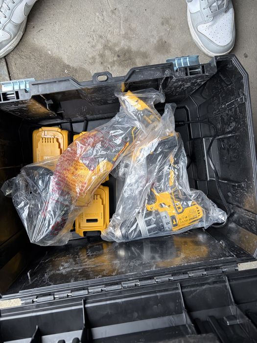 Zestaw elektronarzędzi DEWALT DCK2020P2T