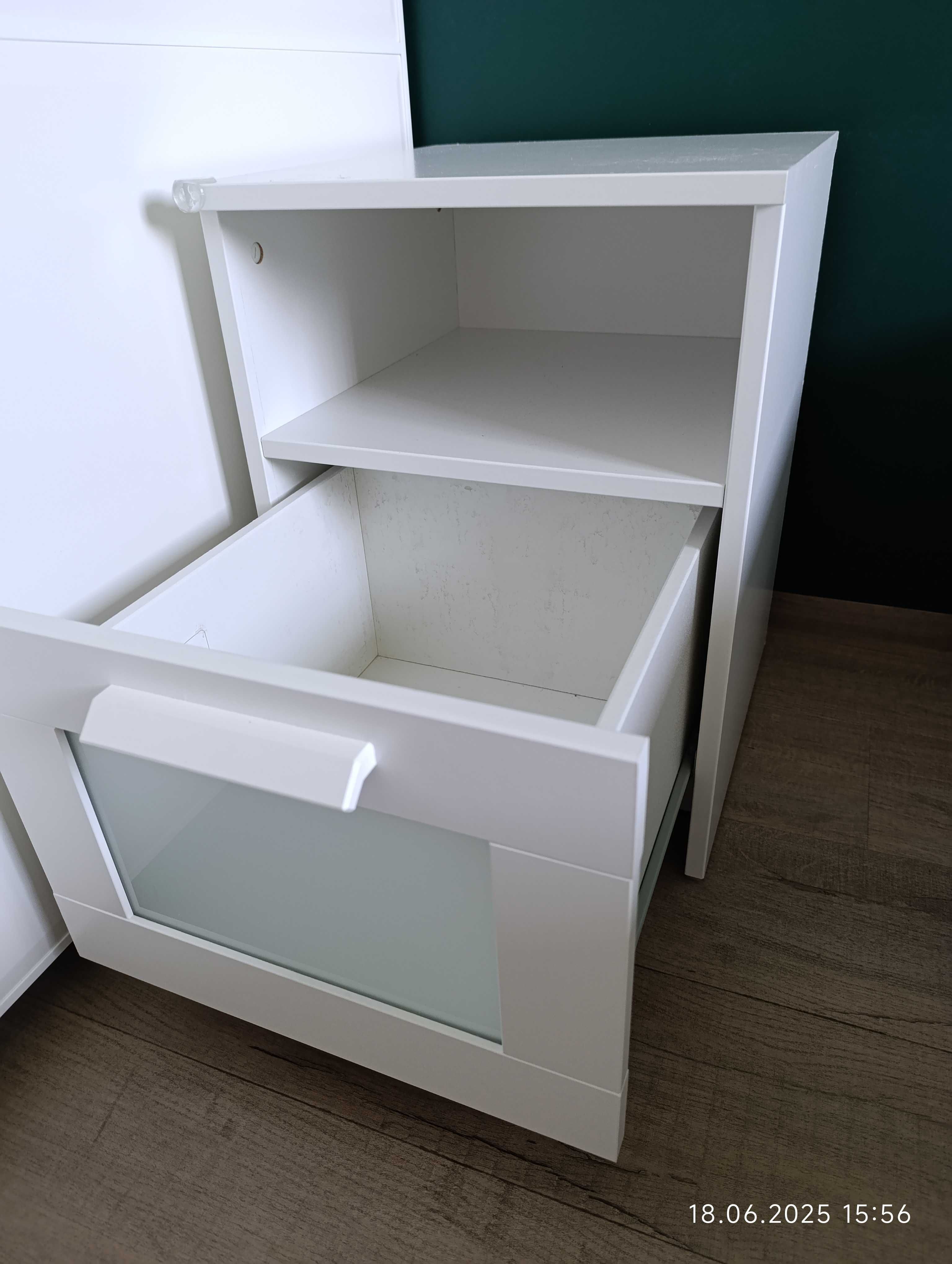 Stoliki nocne, brimnes IKEA  - 2 sztuki - stan jak nowe.
