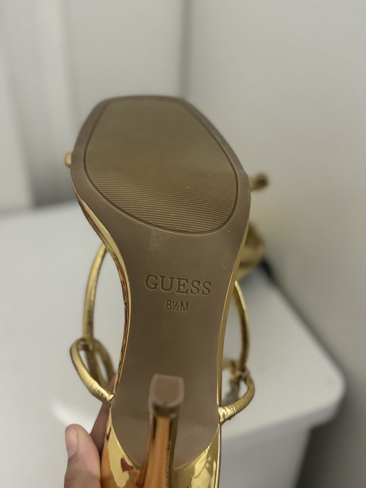 Sandalia Guess Nova 38/39