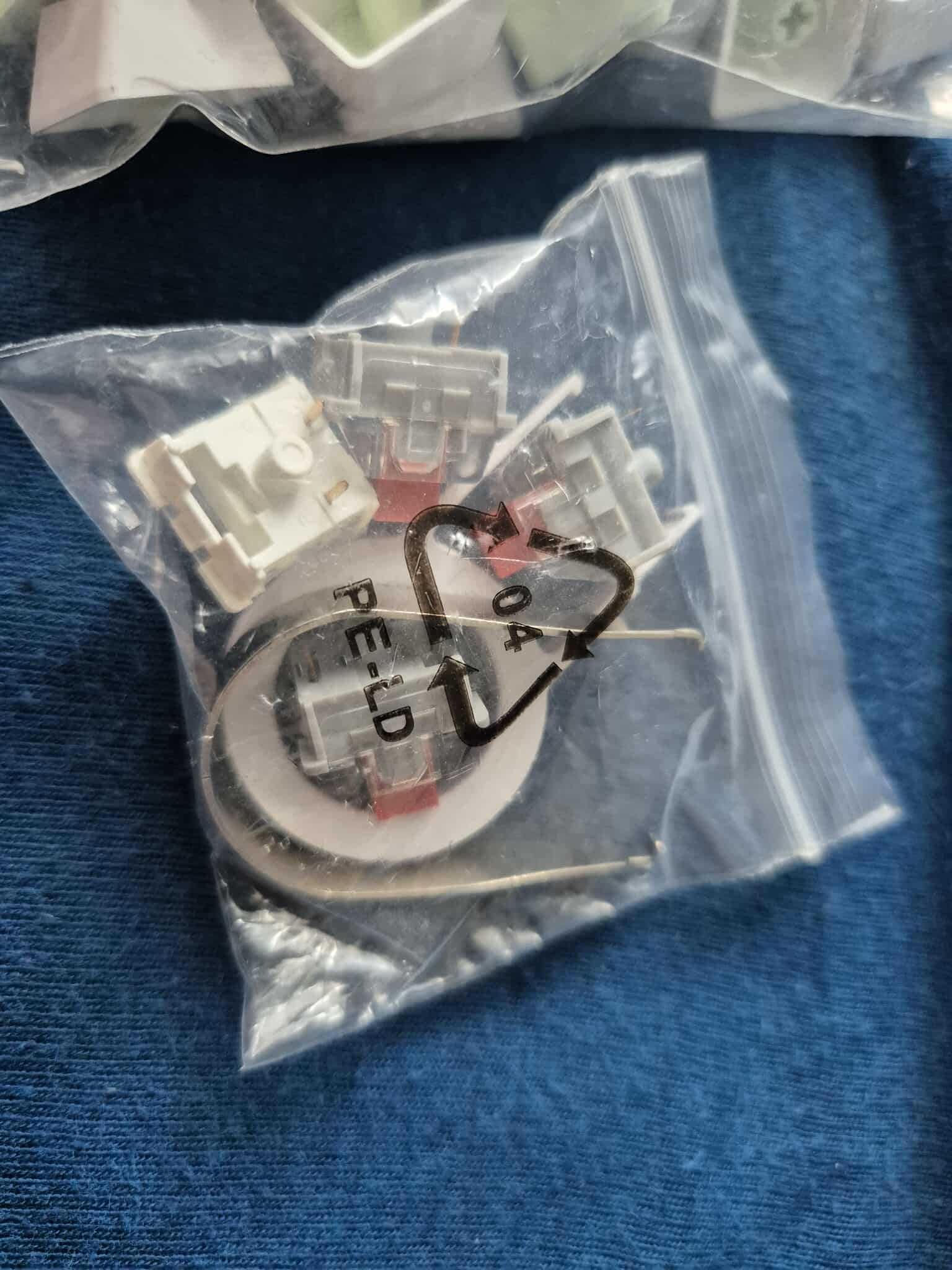 Klawisze keycapy od AJAZZ AK992 zielono-biało-żółte