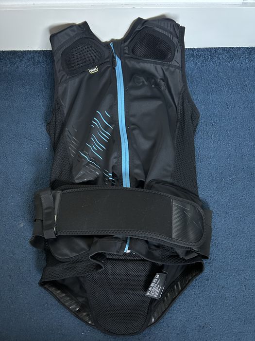 Ochraniacz na kregoslup EVOC