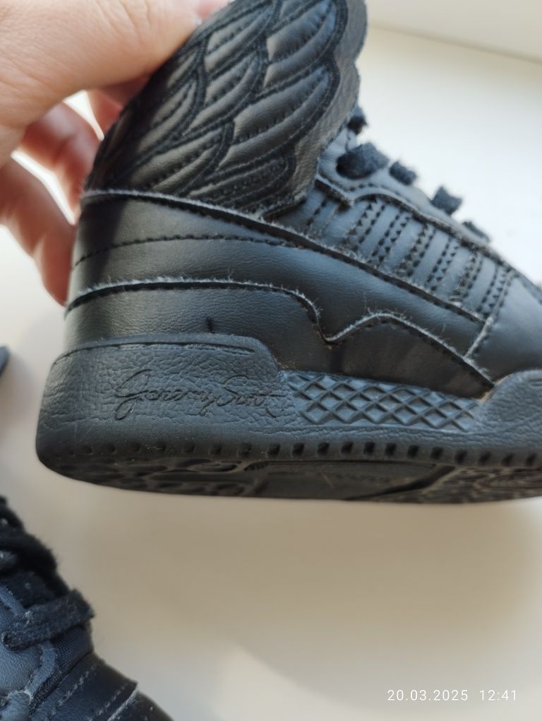 Дитячі кросівки хайтопи adidas jeremy Scott
