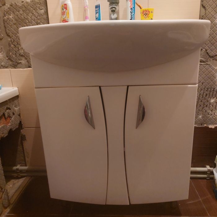 Продам тумбу з умивальником