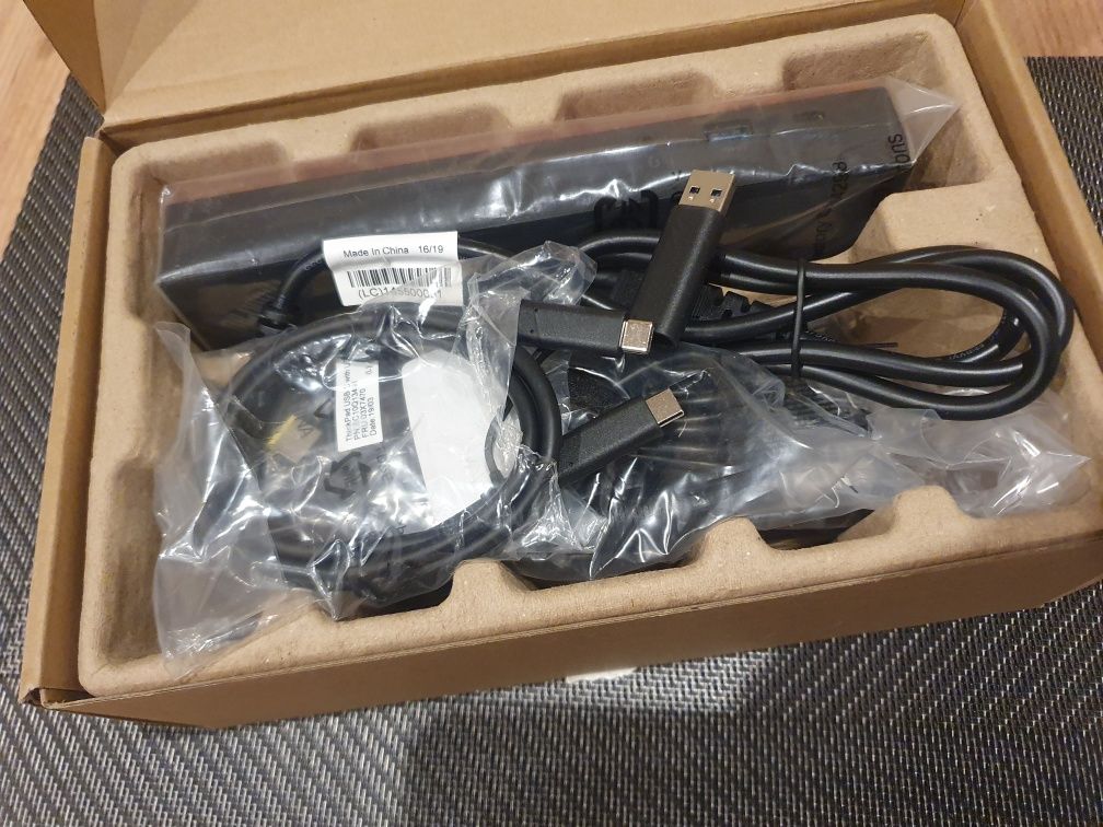 Stacja dokująca Lenovo ThinkPad Hybrid USB-C/USB-A 135W