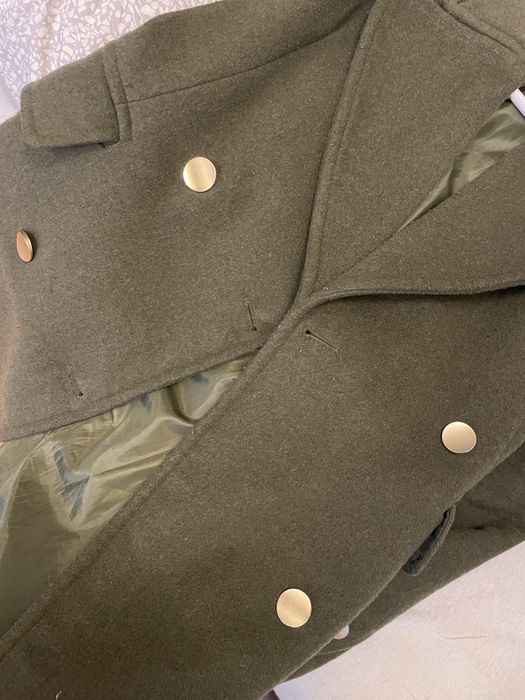 Ciemnozielony / oliwkowy wełniany płaszcz zimowy damski Stradivarius S