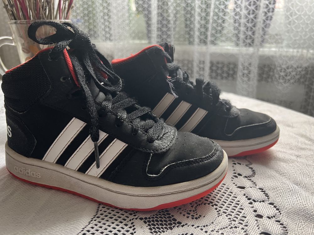 Adidas’s сникерсы-кроссовки