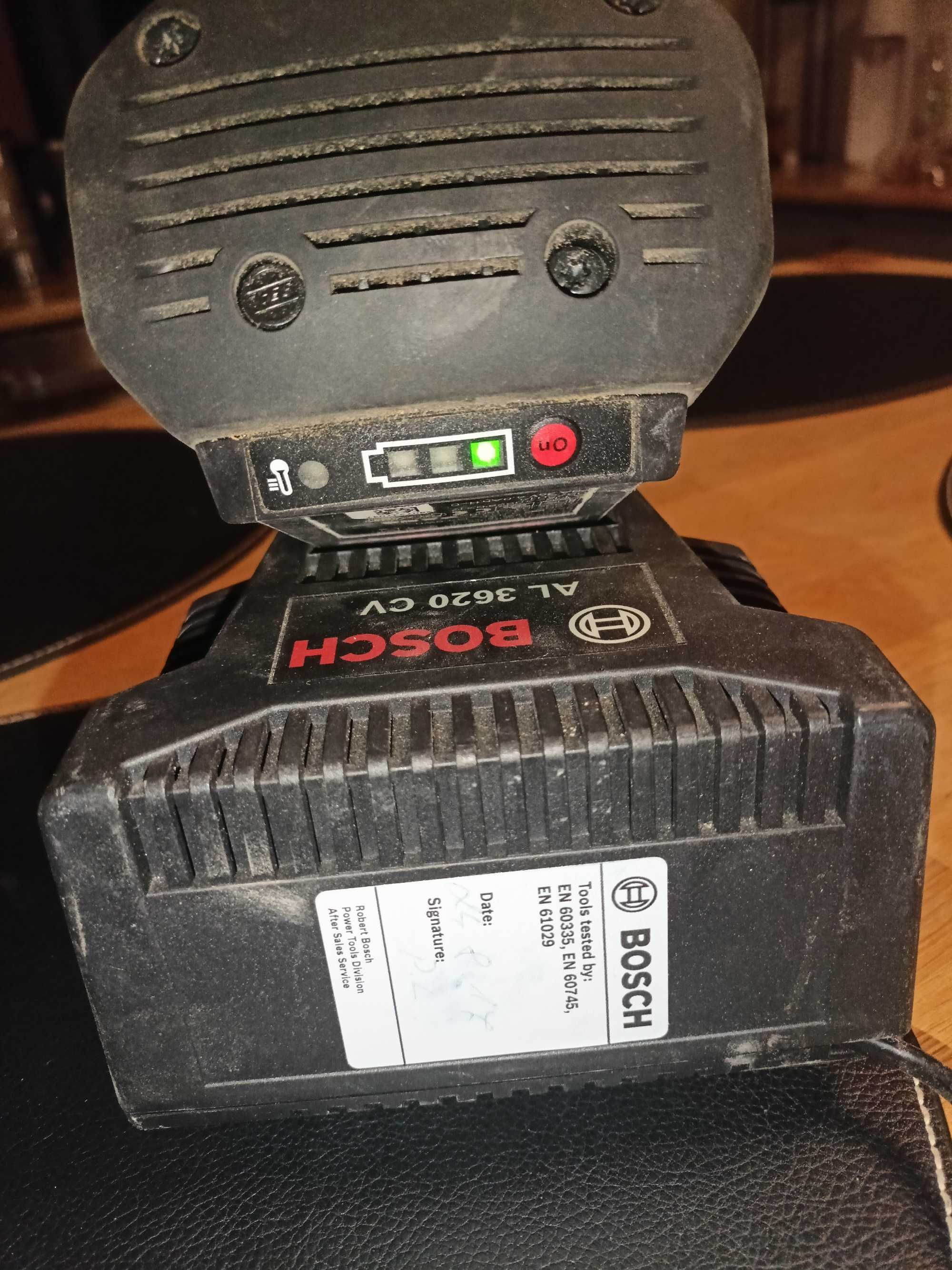 Bosch ładowarka  10.8-36 volt