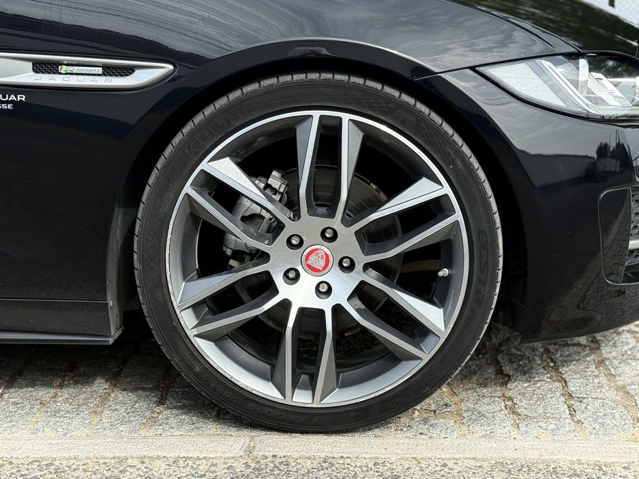 Jaguar XE R-Sport (Possibilidade de financiamento)