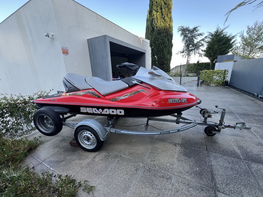 Mota de Água Sea-Doo GTX com atrelado