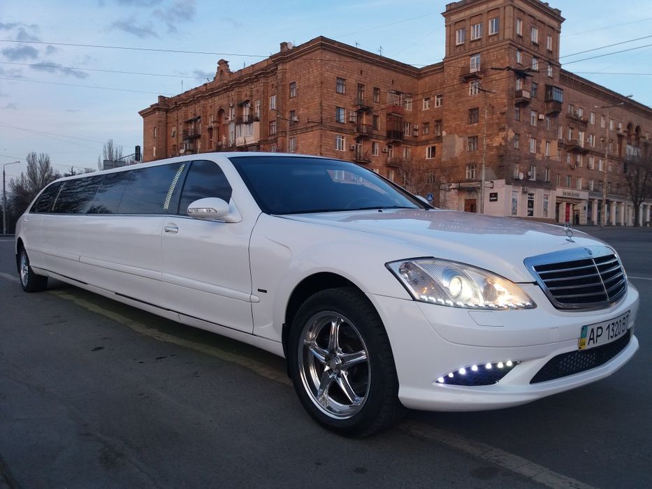 Лимузины на свадьбы,девичники,день рождения,выписку из роддома