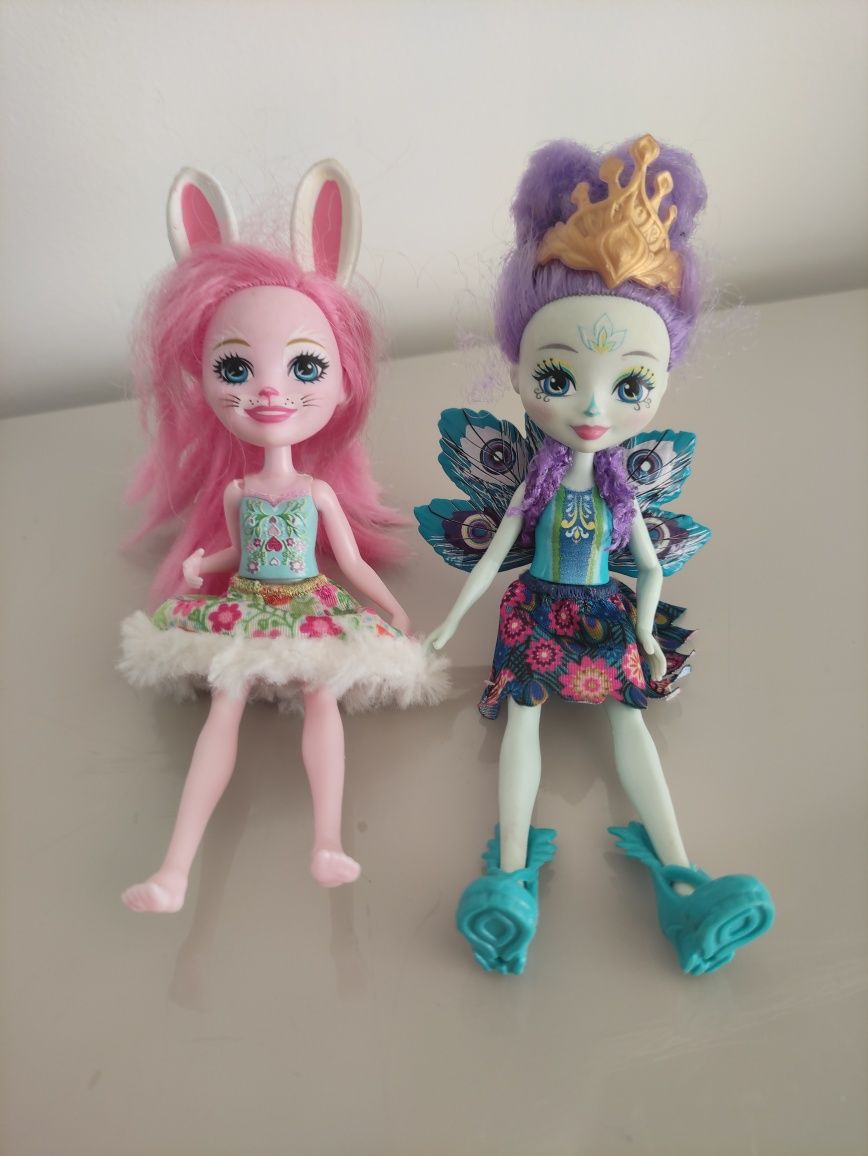 Duas bonecas Enchantimals