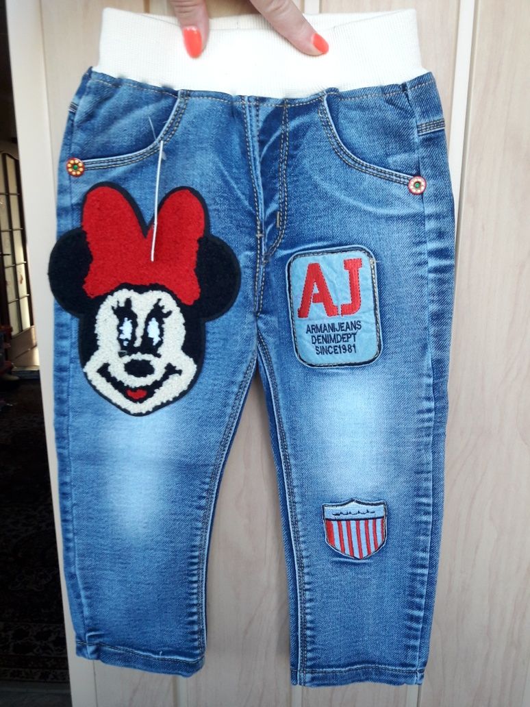 Новые джинсы " микки маус" на 1 годик