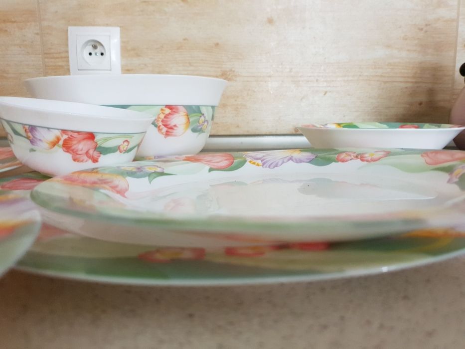 ŚWIĄTECZNY komplet obiadowo deserowy na 24 osoby, nasycone barwy,