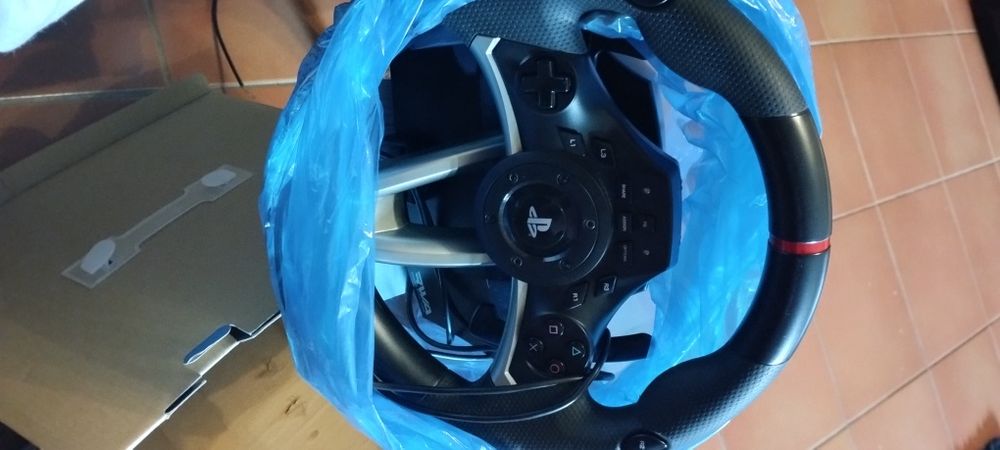 Volante + pedais  de PS4 /PS3 (RWA)