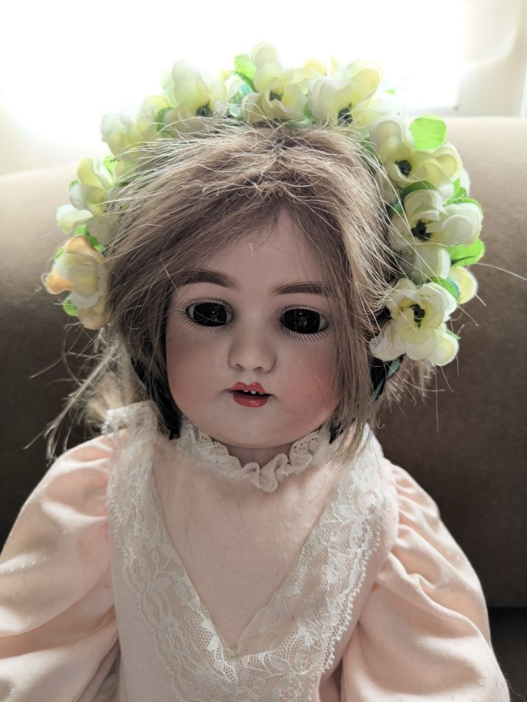 Boneca de loiça antiga