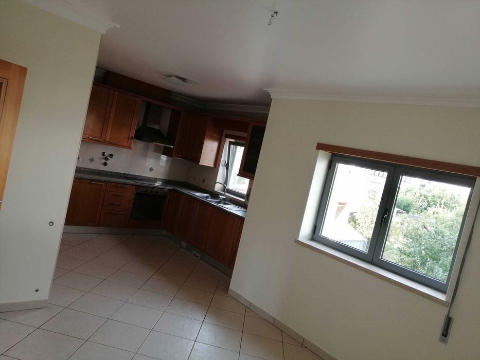 Vende-se moradia Pombal