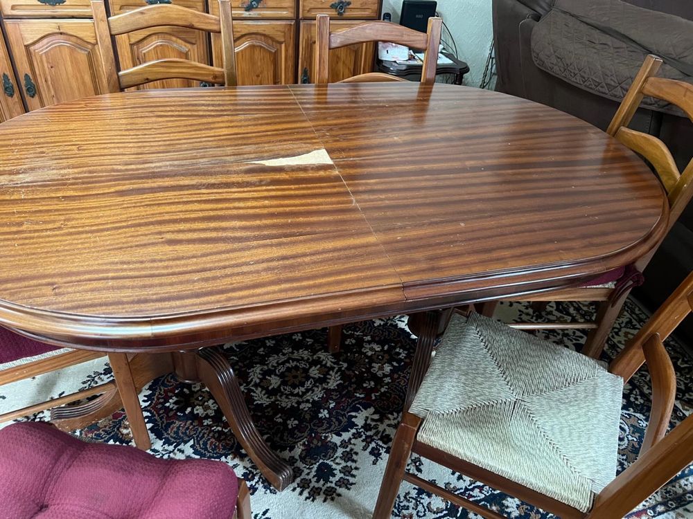 Mesa + 6 cadeiras - 100€