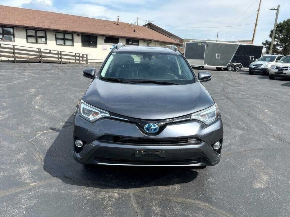 Toyota RAV4 Hybrid Limited      2017