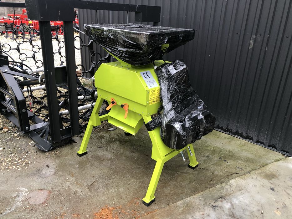 Mieszalnik Pasz ADRAF Śrutownik Ssąco-tłoczący Zestawy Paszowe ślimak