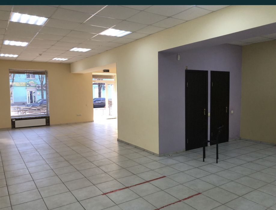 Продам приміщення по червоній лінії на першій дільниці